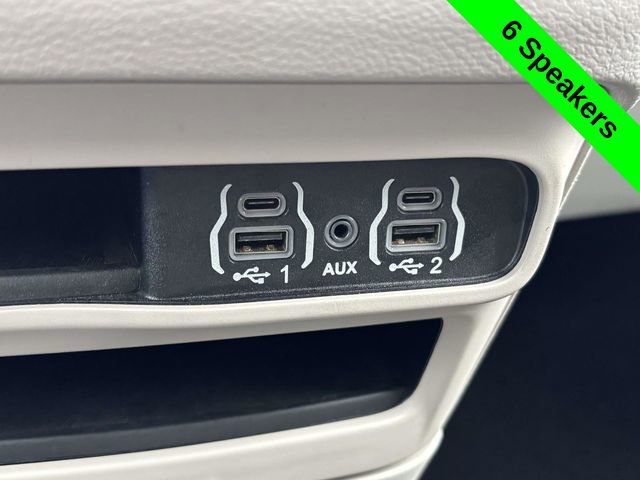 Used 2023 Chrysler Pacifica Touring-L image 20