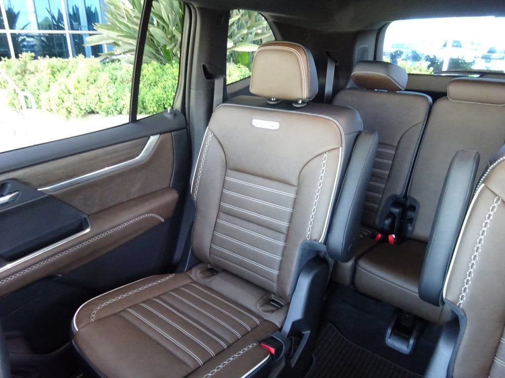 New 2026 GMC Acadia Denali Ultimate AWD/4WD image 13