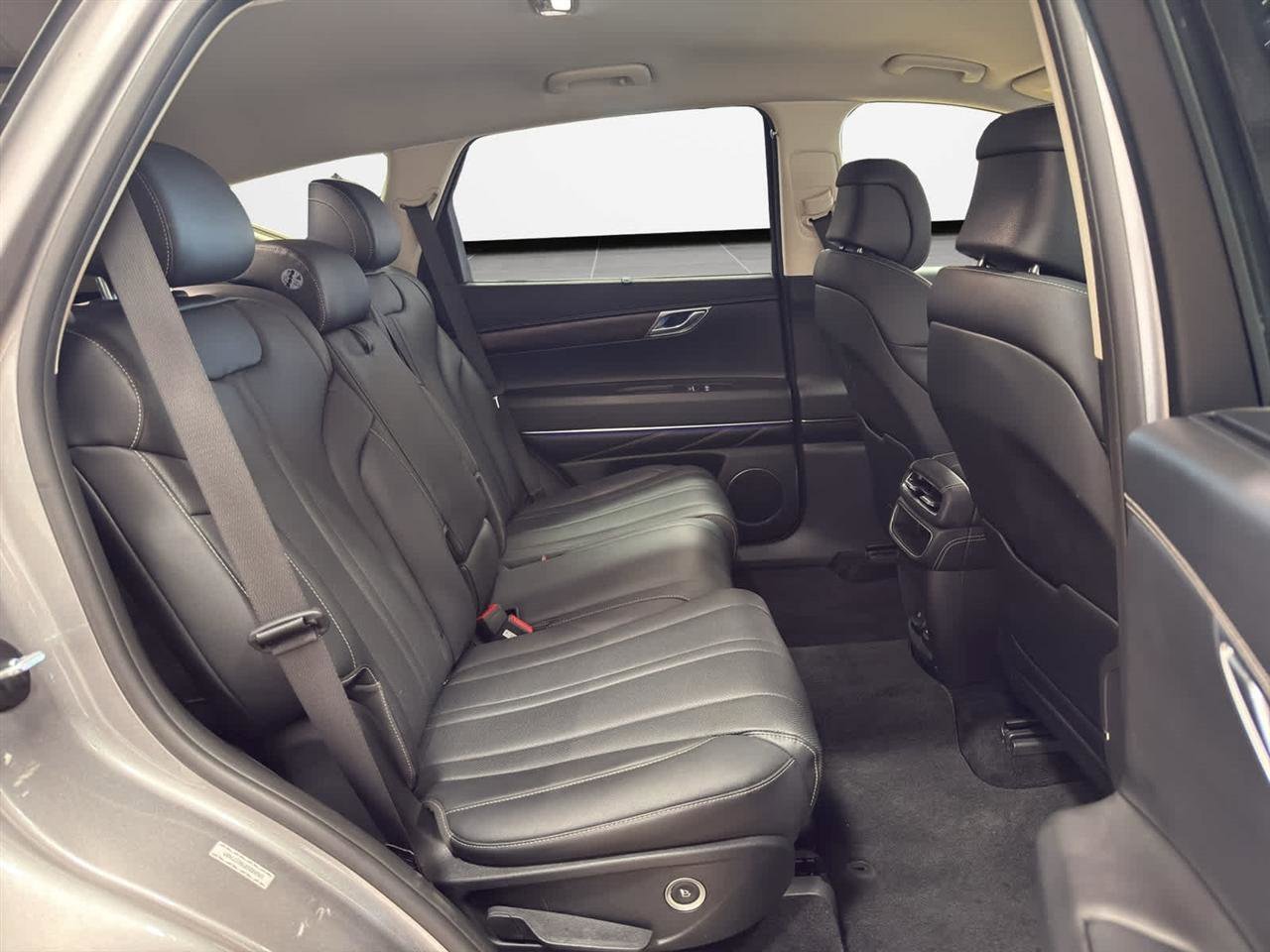 Used 2024 Genesis GV80 2.5T image 28