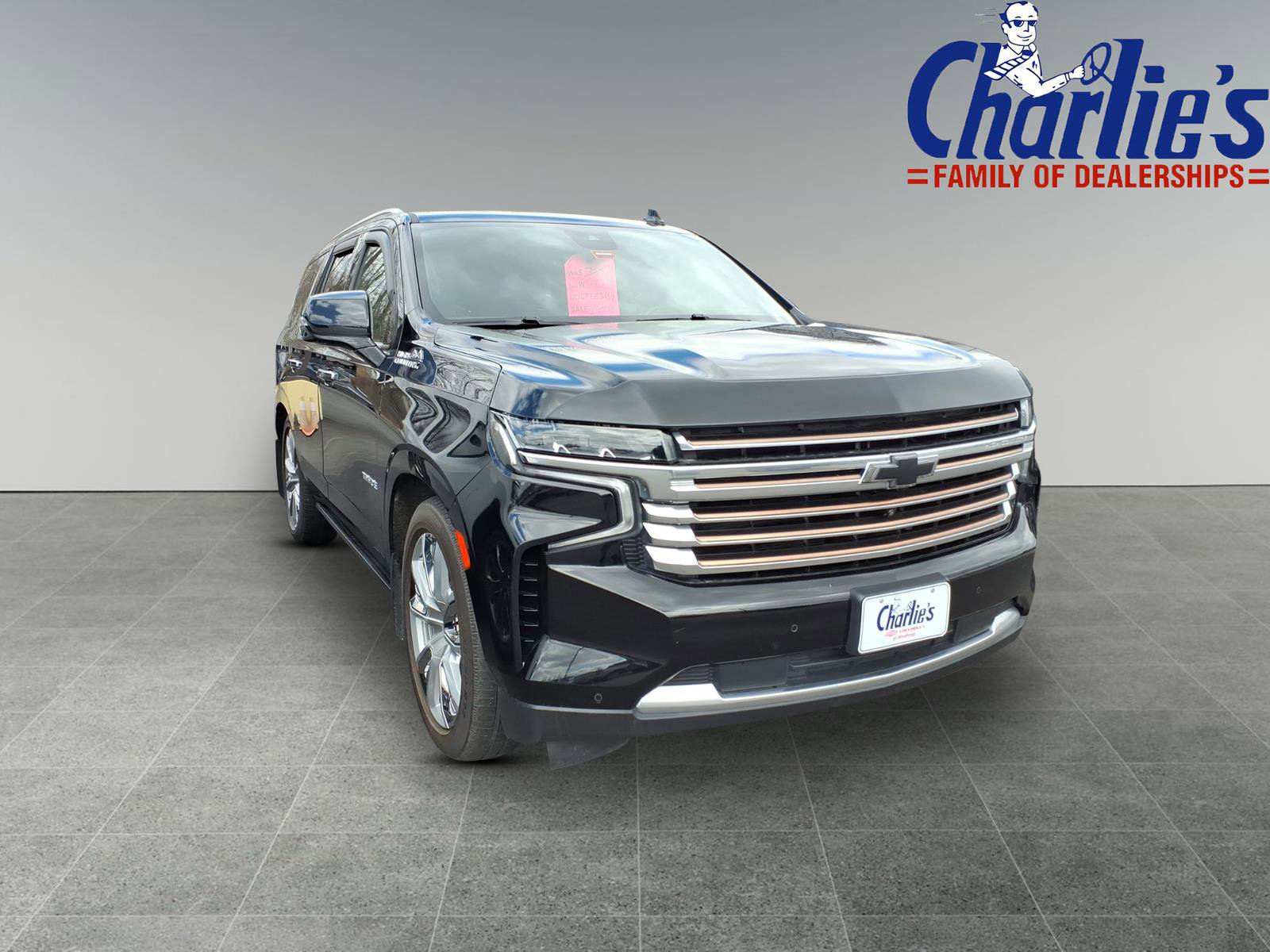 Used 2024 Chevrolet Tahoe High Country AWD/4WD image 3