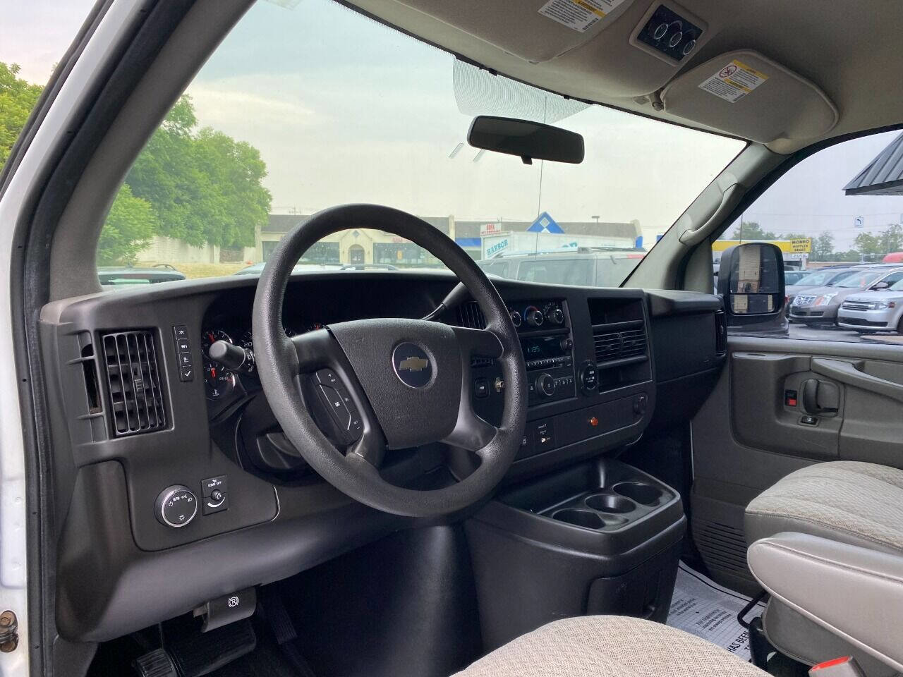 Used 2008 Chevrolet Express 3500 LS w/ LT Preferred Equipment Group image 10