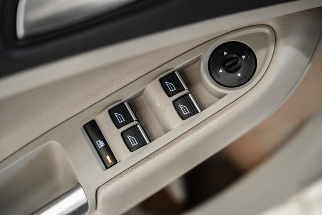 Used 2018 Ford Escape Titanium w/ Ford Safe & Smart Package image 39