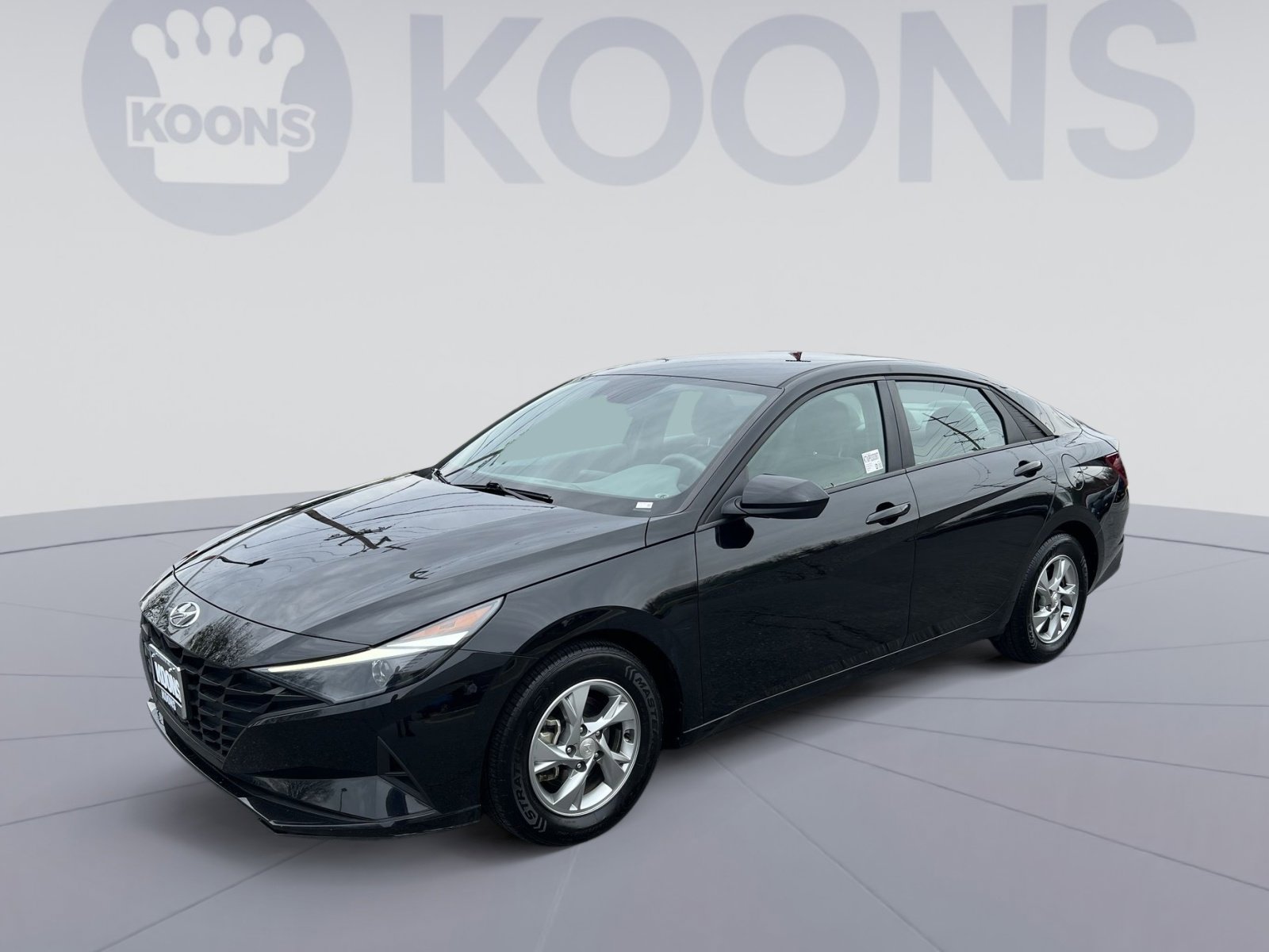 Used 2023 Hyundai Elantra SE image 1
