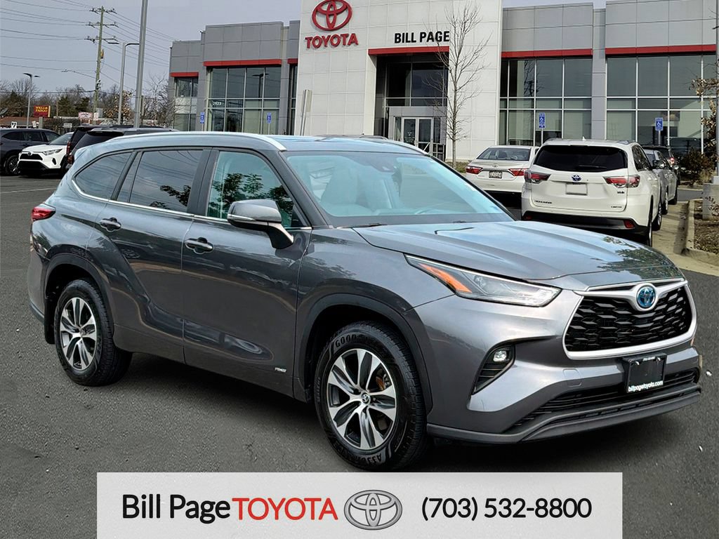 Used 2023 Toyota Highlander XLE AWD/4WD image 1
