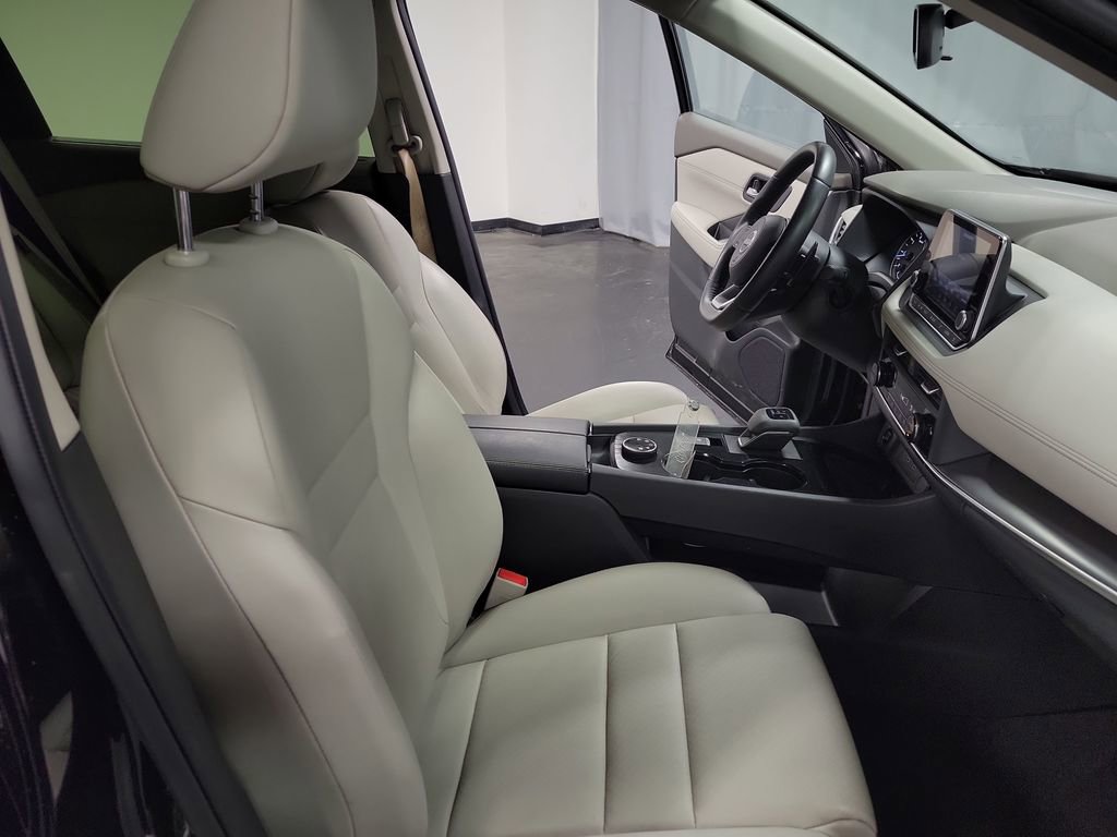 Used 2024 Nissan Rogue SV w/ SV Premium Package image 23