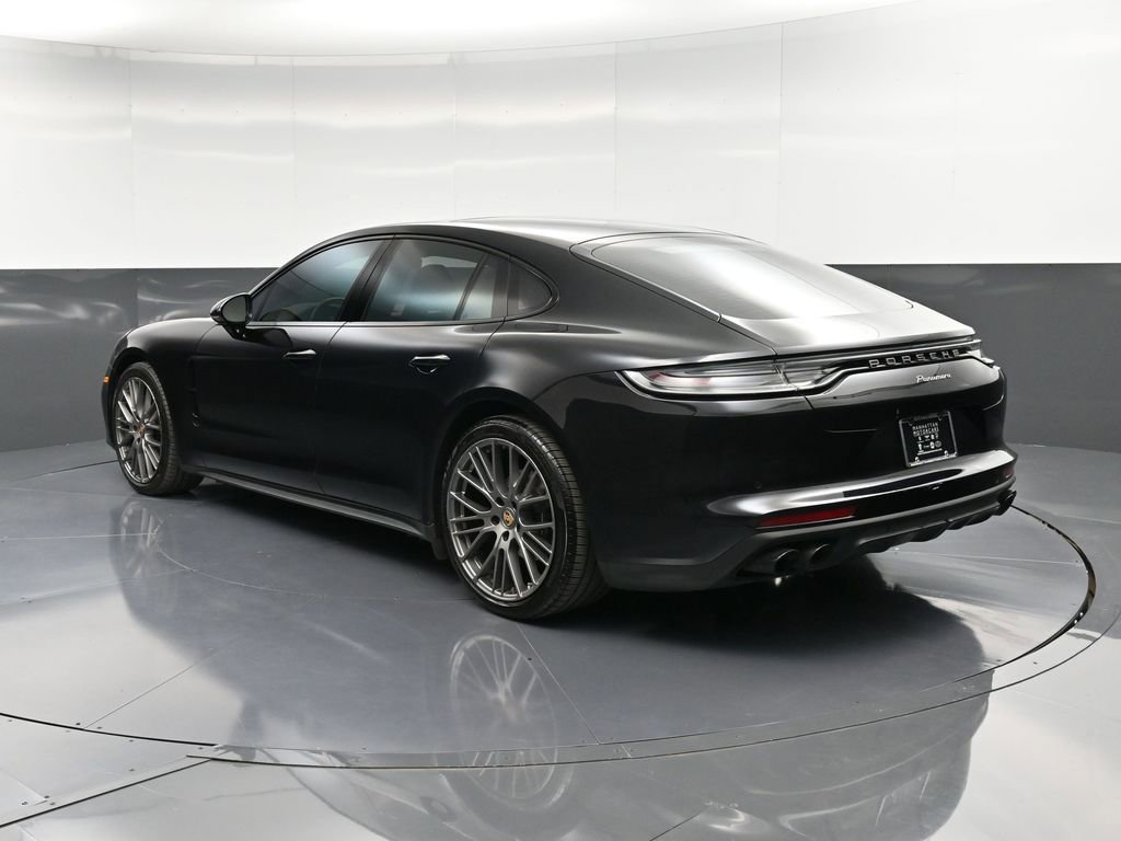 Certified 2022 Porsche Panamera Platinum Edition image 3