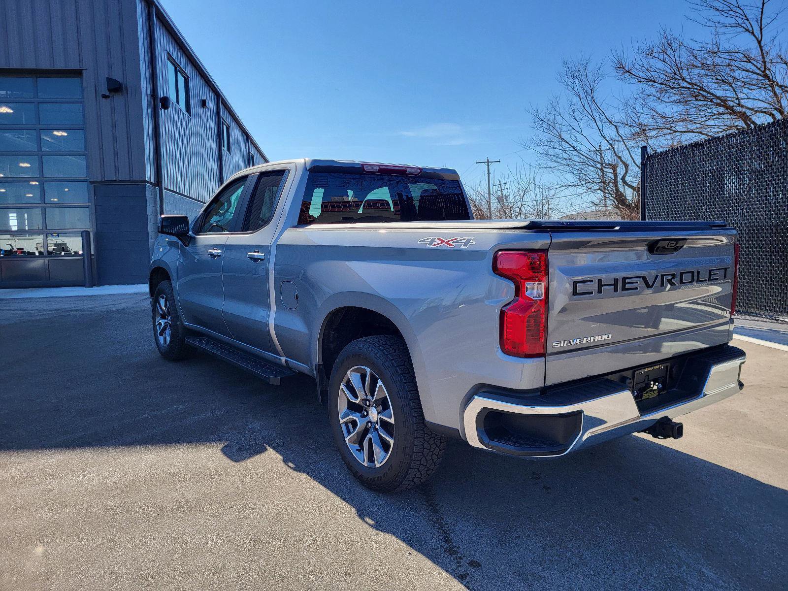Used 2024 Chevrolet Silverado 1500 LT image 5