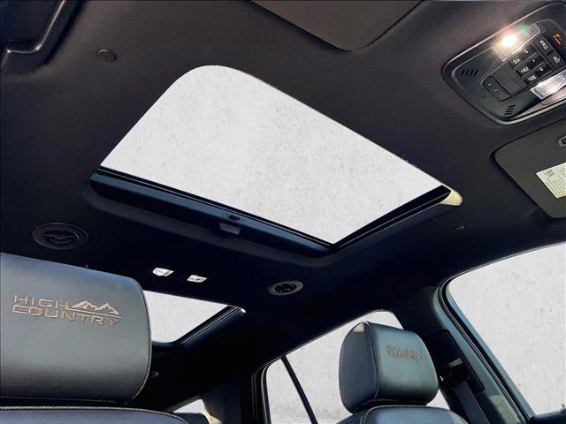 Certified 2023 Chevrolet Traverse High Country image 17