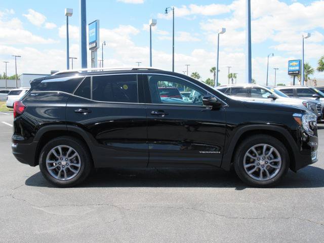 Used 2024 GMC Terrain SLT w/ Infotainment Package II AWD/4WD image 4