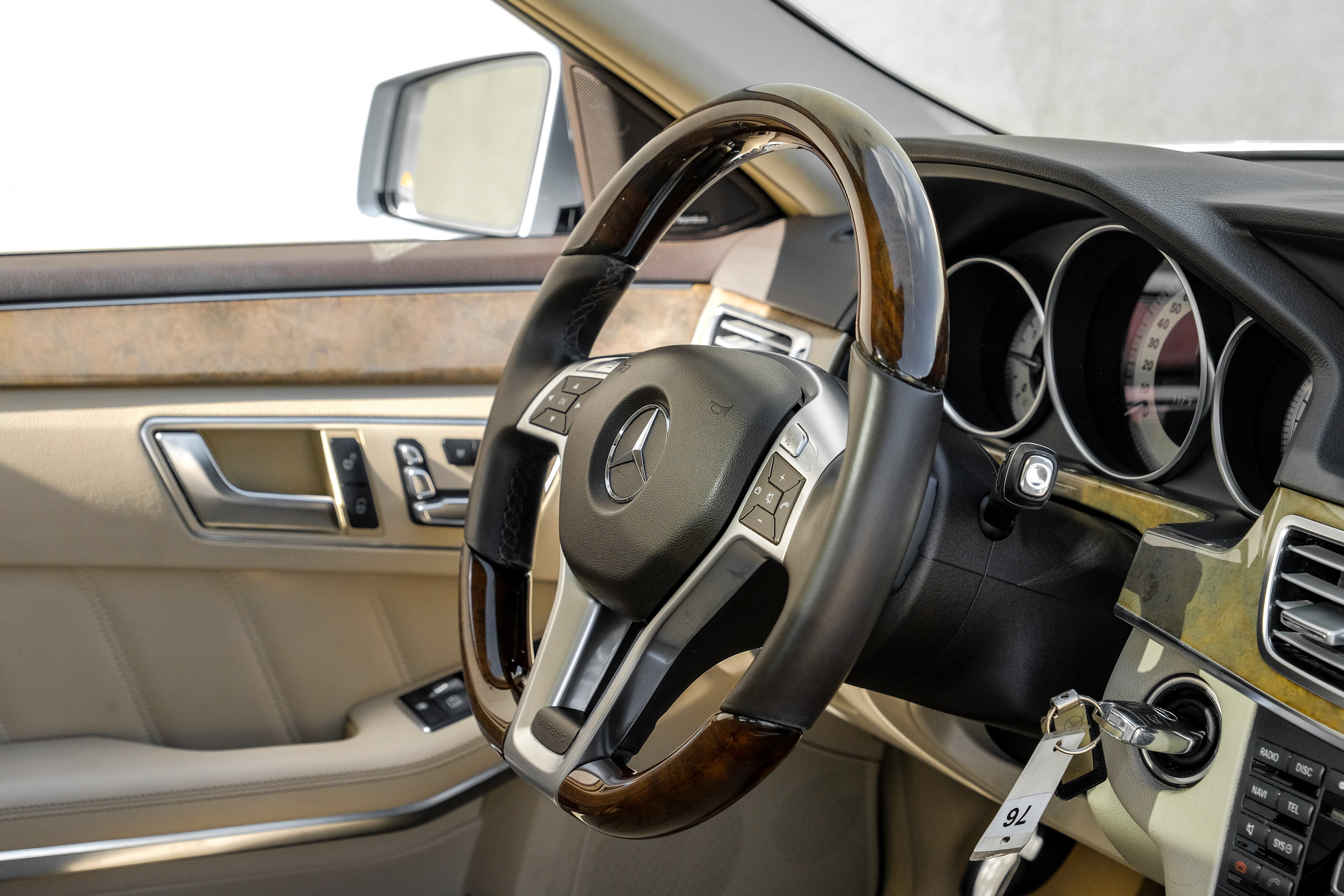 Used 2014 Mercedes-Benz E 550 4MATIC Sedan w/ Premium 1 Package image 13
