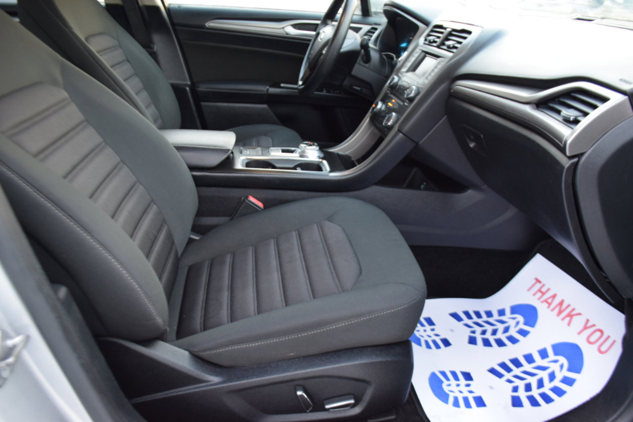 Used 2017 Ford Fusion SE image 21