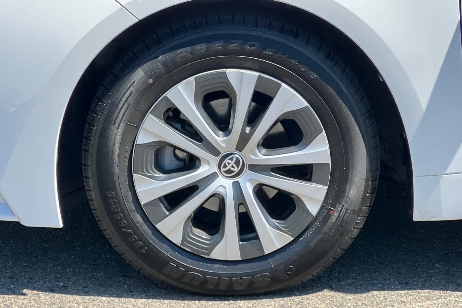 Used 2021 Toyota Corolla LE FWD image 29