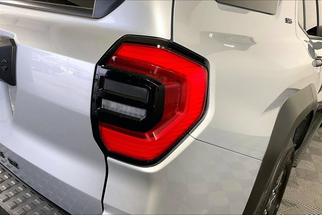 Used 2025 Toyota 4Runner SR5 AWD/4WD image 39
