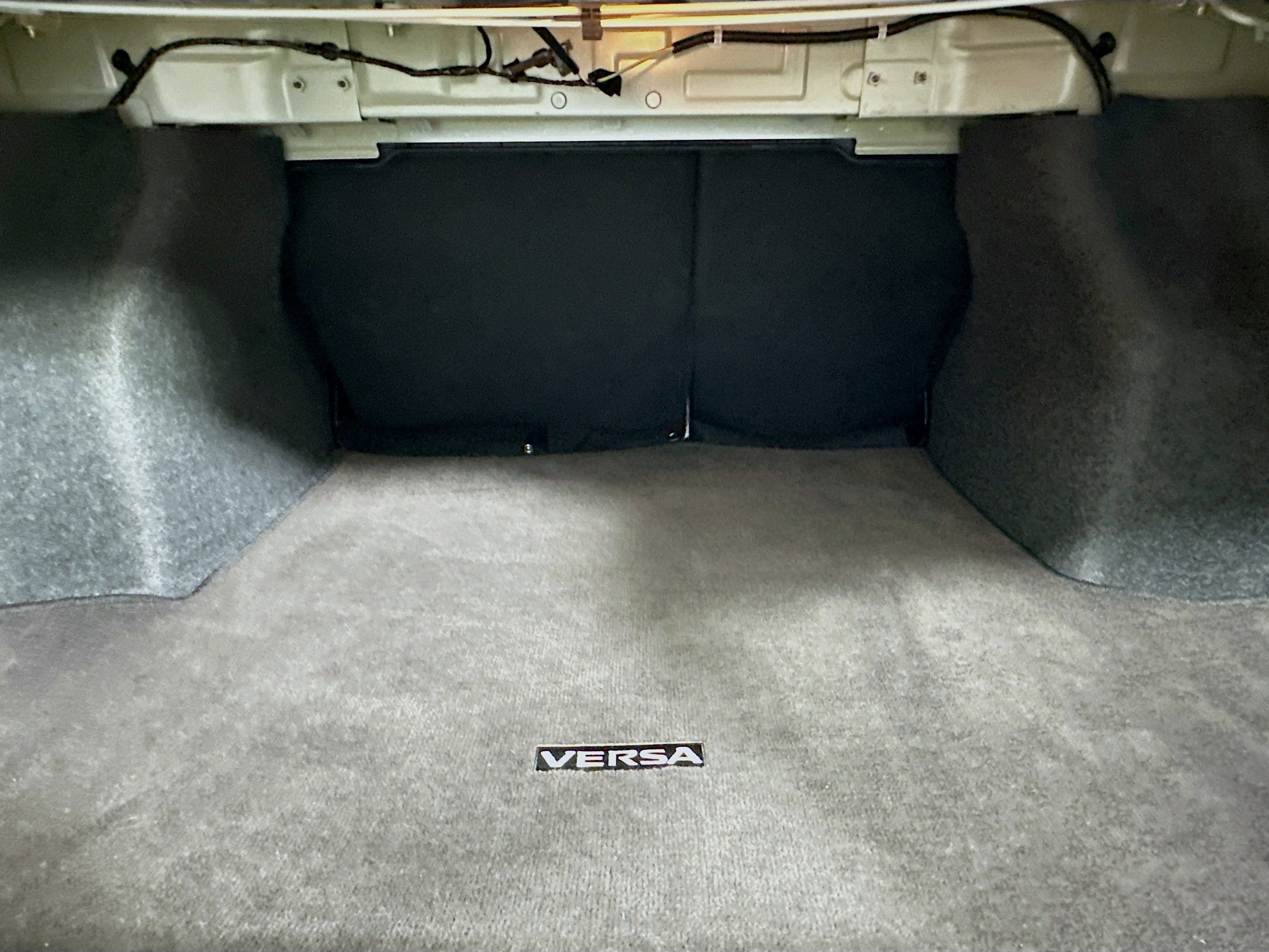 Used 2023 Nissan Versa SV image 27