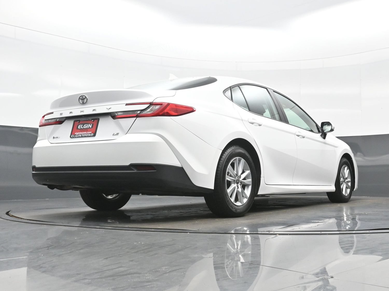 Used 2025 Toyota Camry LE FWD image 31