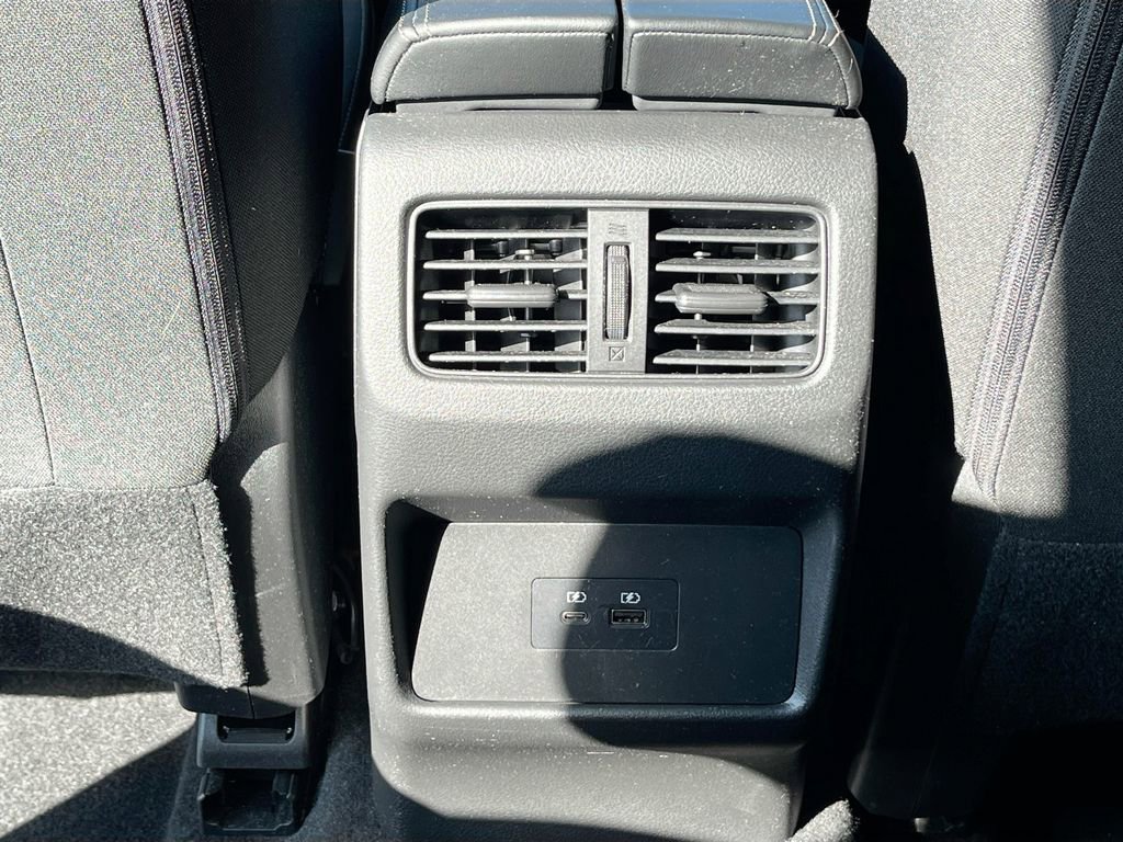 Used 2023 Nissan Rogue SV FWD image 33