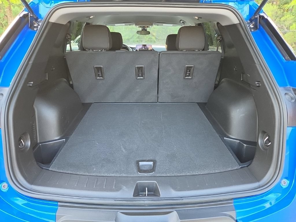 Used 2025 Chevrolet Blazer LT FWD image 35