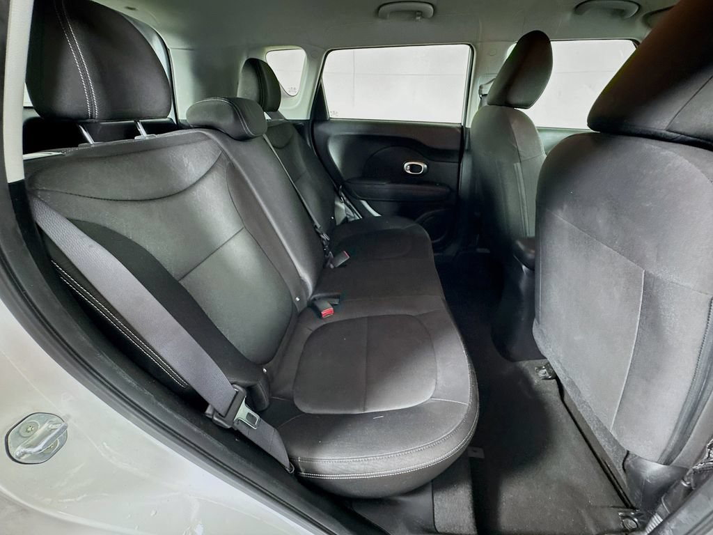 Used 2016 Kia Soul FWD image 28