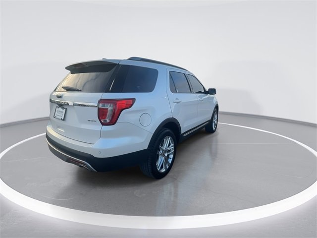Used 2017 Ford Explorer XLT w/ Equipment Group 202A image 8