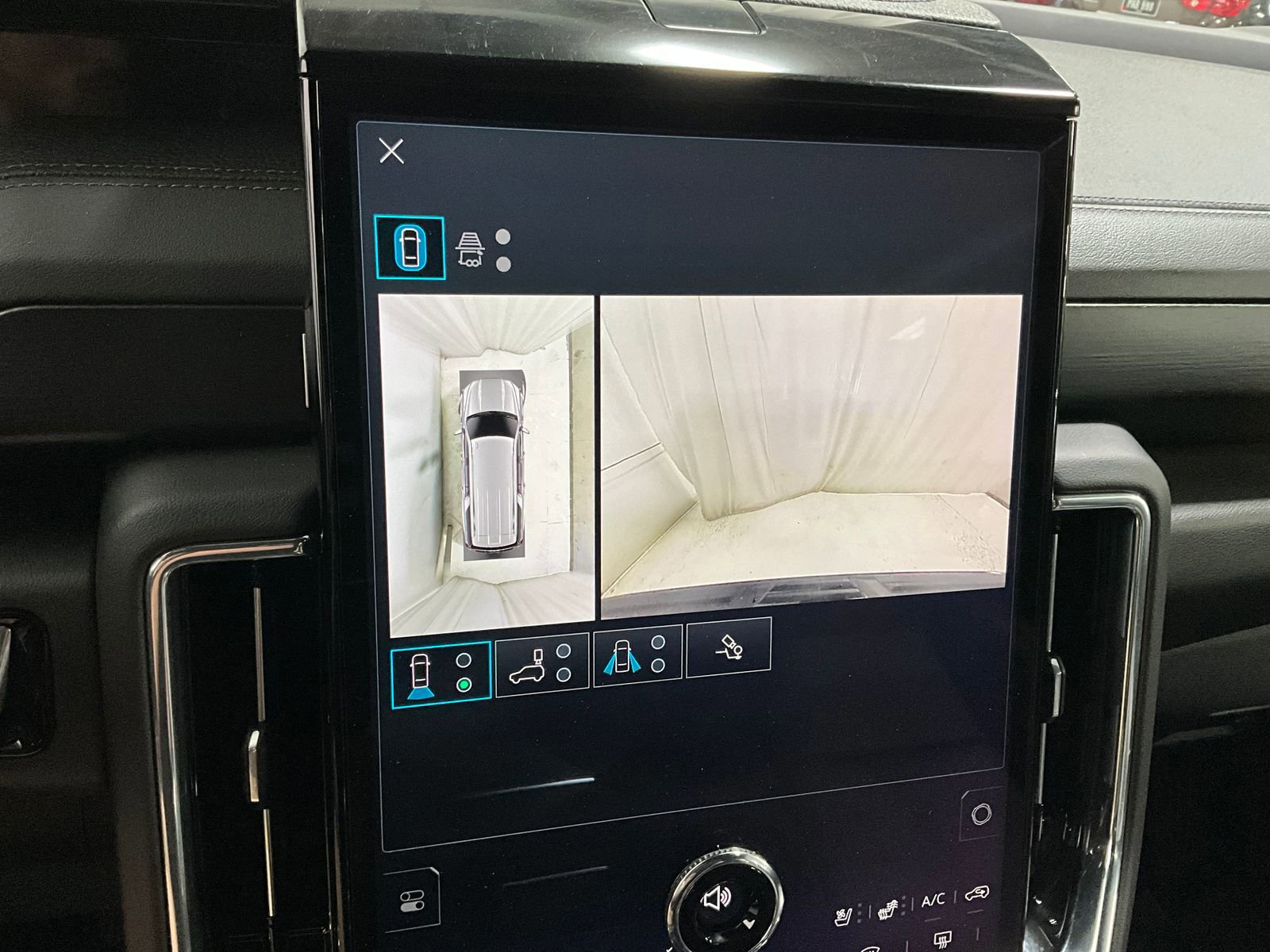 Used 2025 GMC Yukon XL Denali image 21