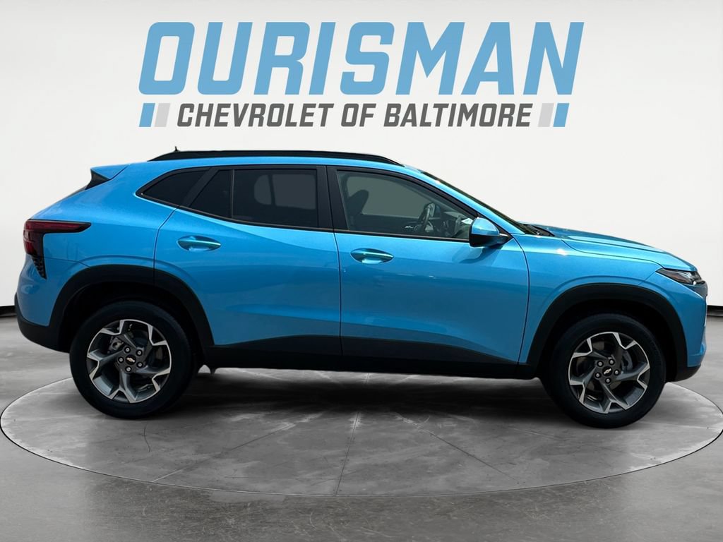 Used 2026 Chevrolet Trax LT w/ Sunroof Package FWD image 7
