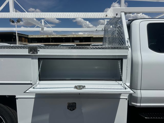 New 2025 Ford F550 4x4 SuperCab Super Duty image 7