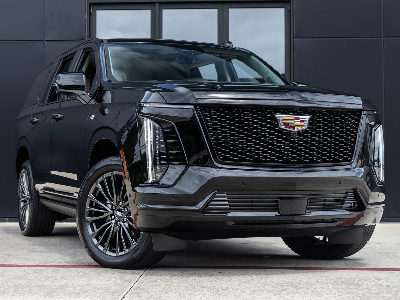 Used 2026 Cadillac Escalade Platinum Sport w/ LPO, Floor Liner Package AWD/4WD image 2