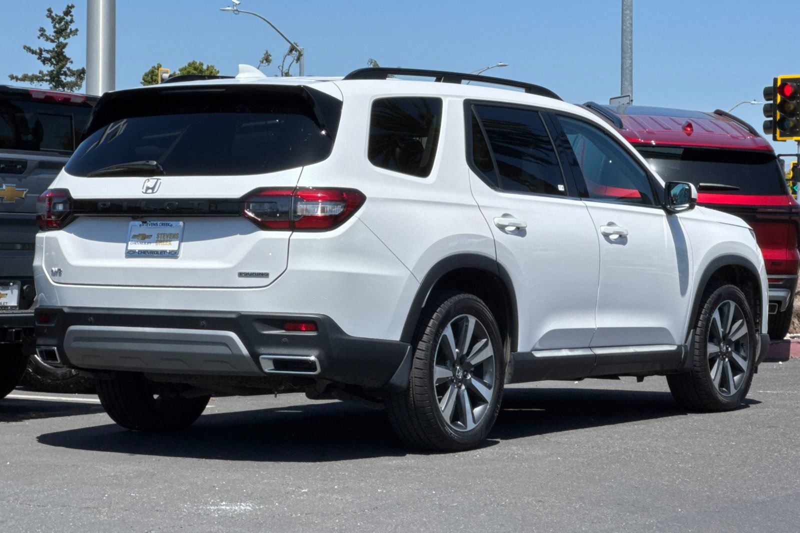 Used 2024 Honda Pilot Touring image 5