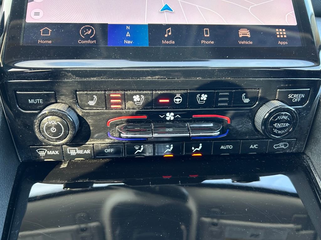 Used 2023 Jeep Grand Cherokee L Limited w/ Luxury Tech Group II image 15