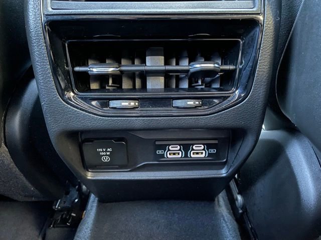 Used 2024 Jeep Grand Cherokee Altitude image 28