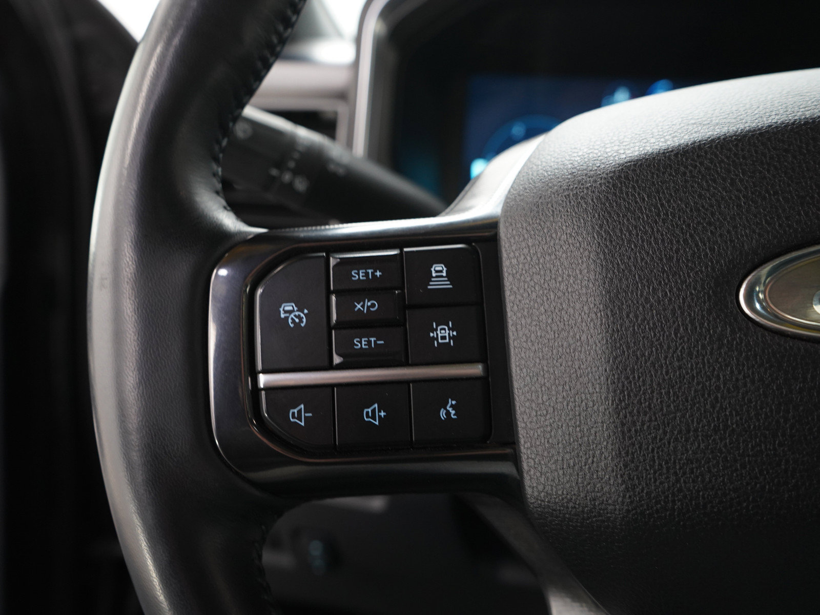 Used 2025 Ford F350 Platinum AWD/4WD image 27