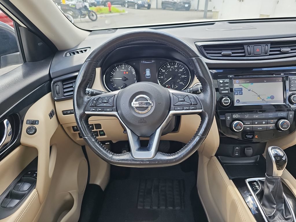 Used 2017 Nissan Rogue SL w/ SL Premium Package AWD/4WD image 12