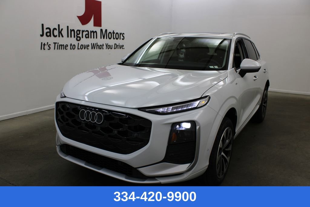 New 2026 Audi Q3 quattro 2.0T image 1