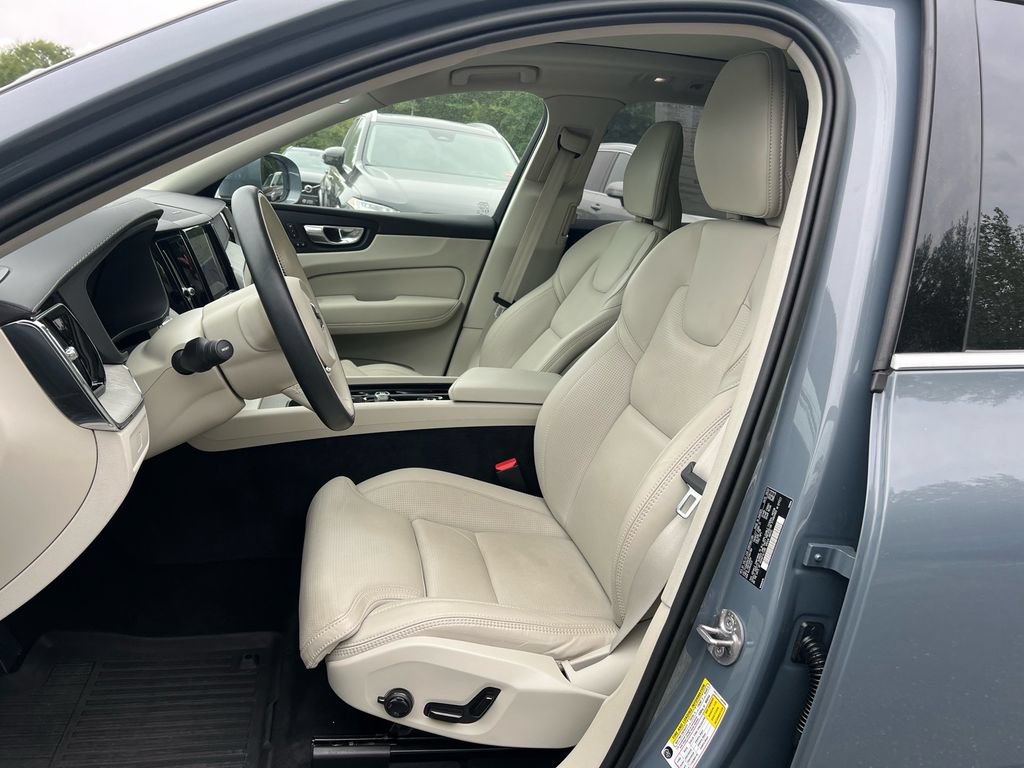Certified 2023 Volvo XC60 B6 Ultimate w/ Climate Package AWD/4WD image 11