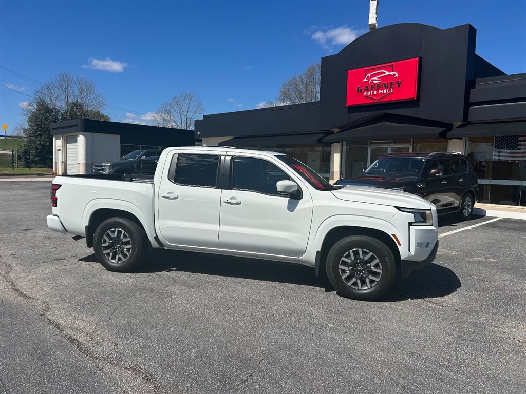 Used 2024 Nissan Frontier SL