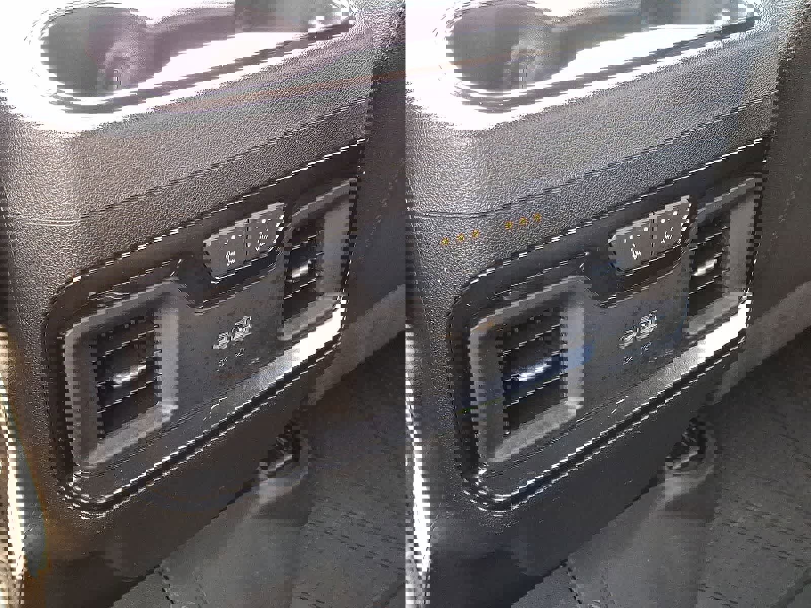 Used 2024 Chevrolet Silverado 2500 ZR2 w/ Technology Package AWD/4WD image 28