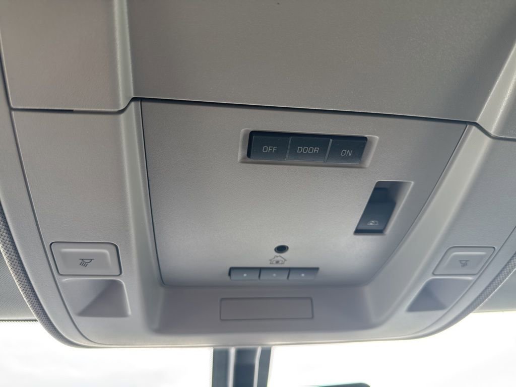 Used 2016 Chevrolet Silverado 3500 LTZ image 14