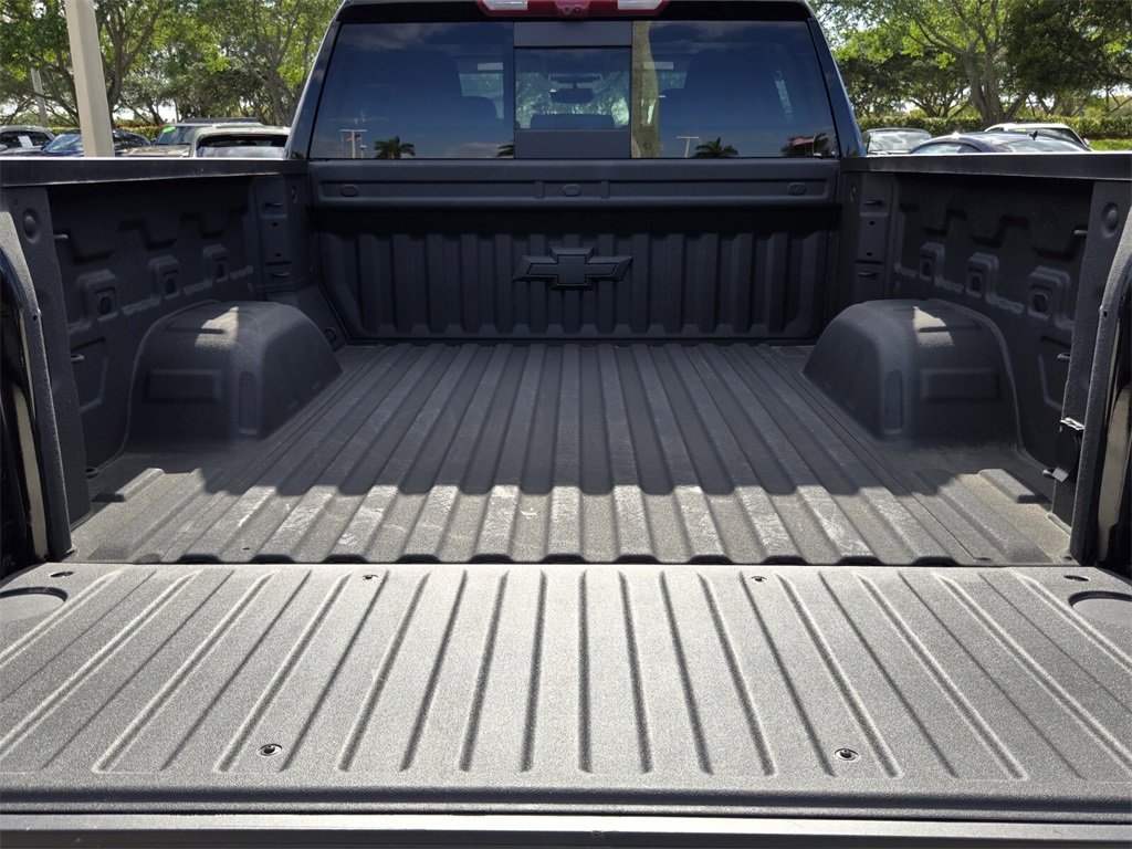 Used 2025 Chevrolet Silverado 1500 LTZ image 13