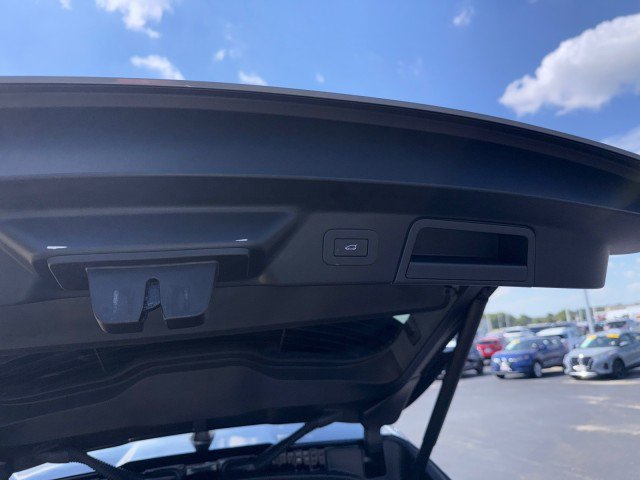 Used 2025 Land Rover Range Rover Velar S image 12