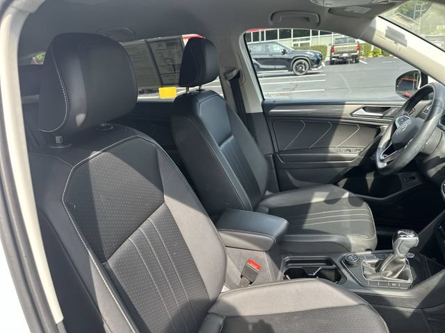 Used 2024 Volkswagen Tiguan SE AWD/4WD image 28