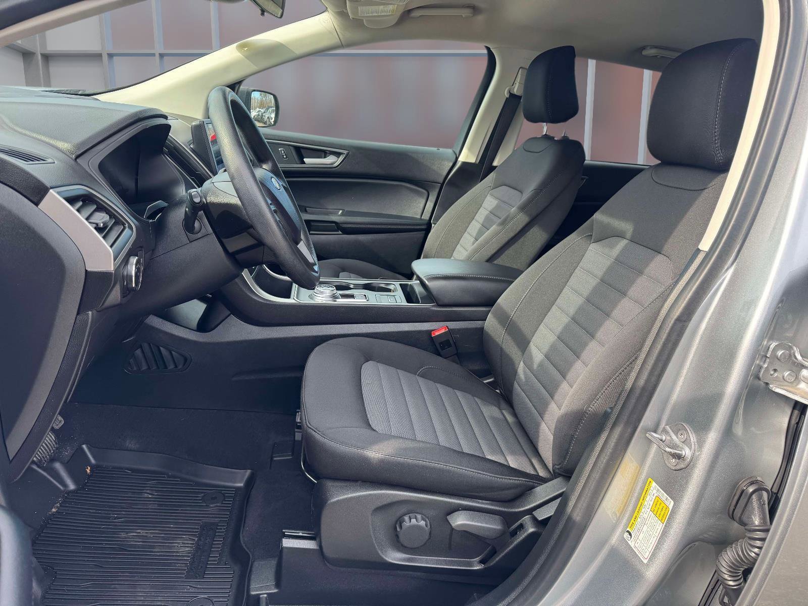 Certified 2024 Ford Edge SE image 13