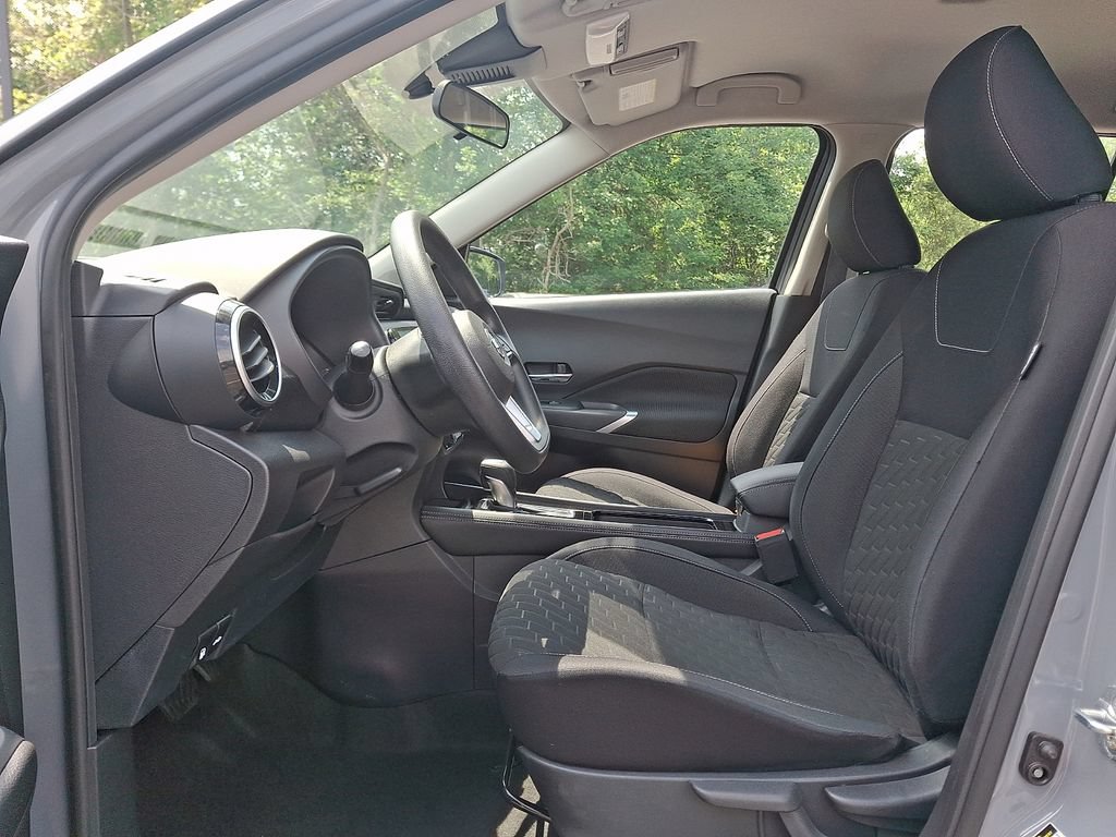 Used 2021 Nissan Kicks SV FWD image 14