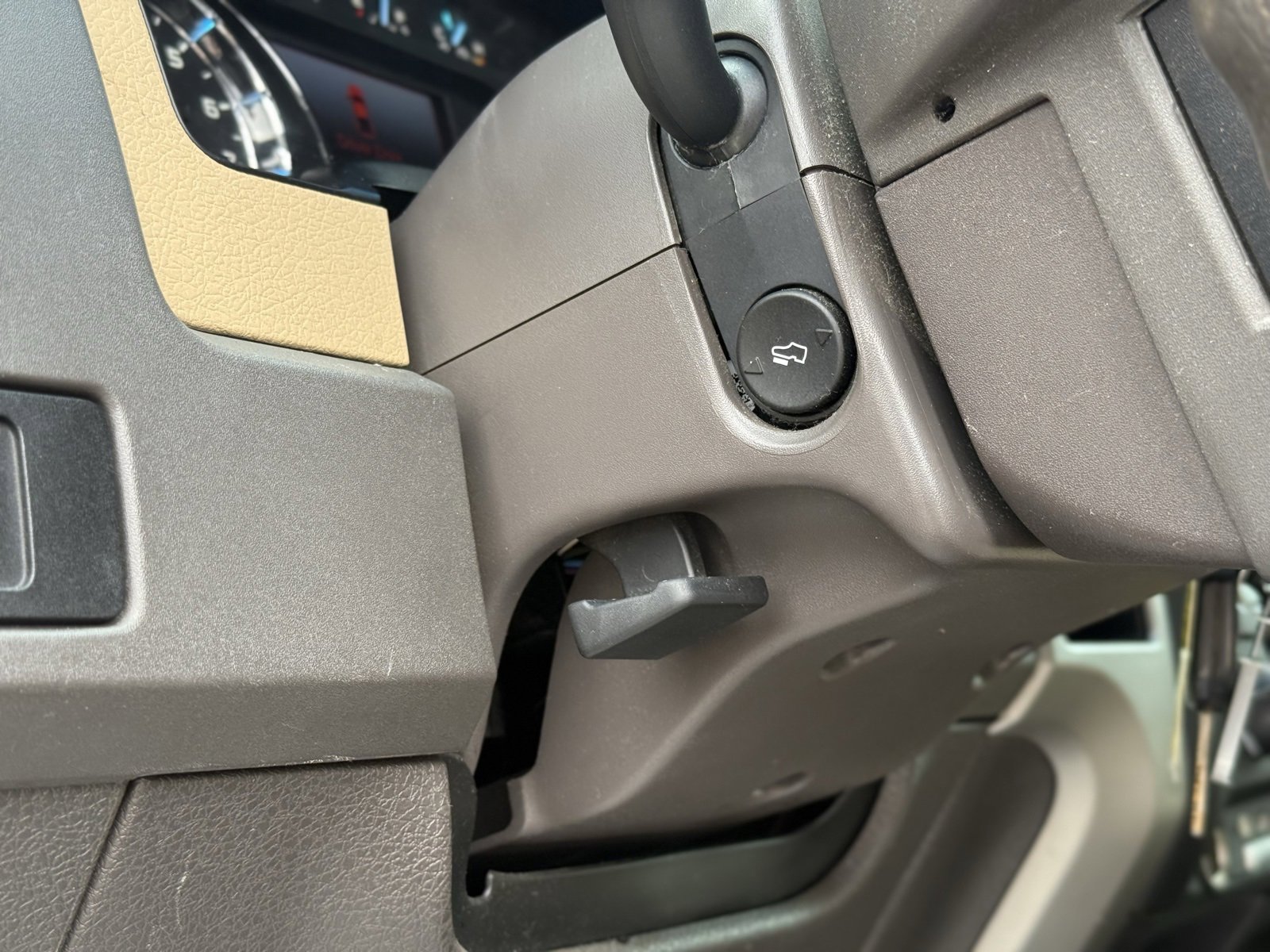 Used 2011 Ford F150 XLT w/ XLT Chrome Pkg image 21