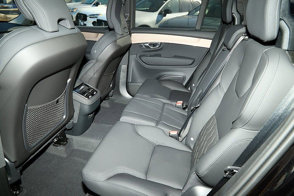 New 2026 Volvo XC90 B6 Plus w/ Protection Package Premier image 20