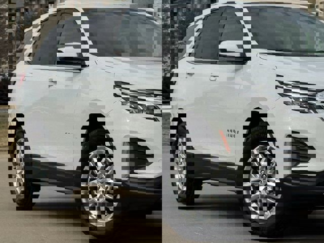 Used 2022 Chevrolet Equinox LT image 3