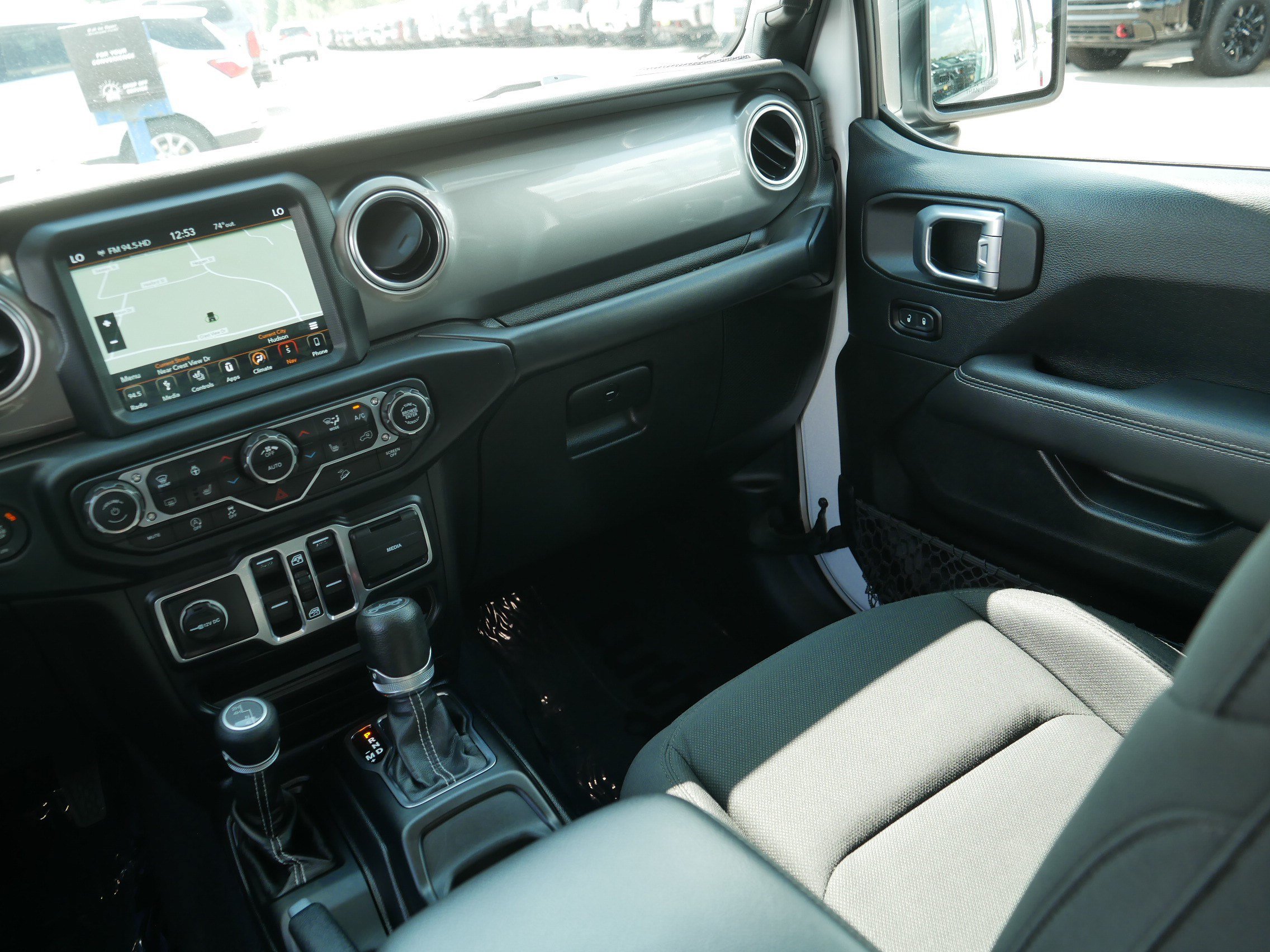 Used 2018 Jeep Wrangler Unlimited Sahara w/ Dual Top Group AWD/4WD image 11