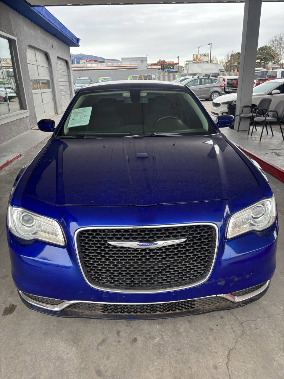 Used 2019 Chrysler 300 Touring image 3