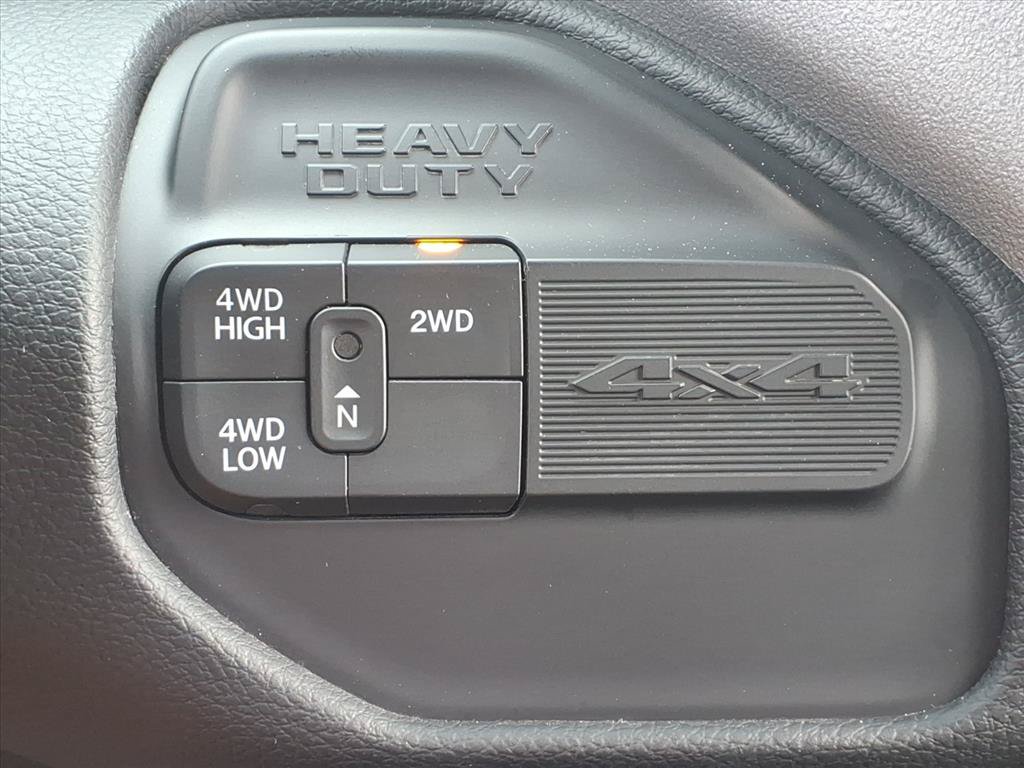 Used 2024 RAM 3500 Big Horn AWD/4WD image 14