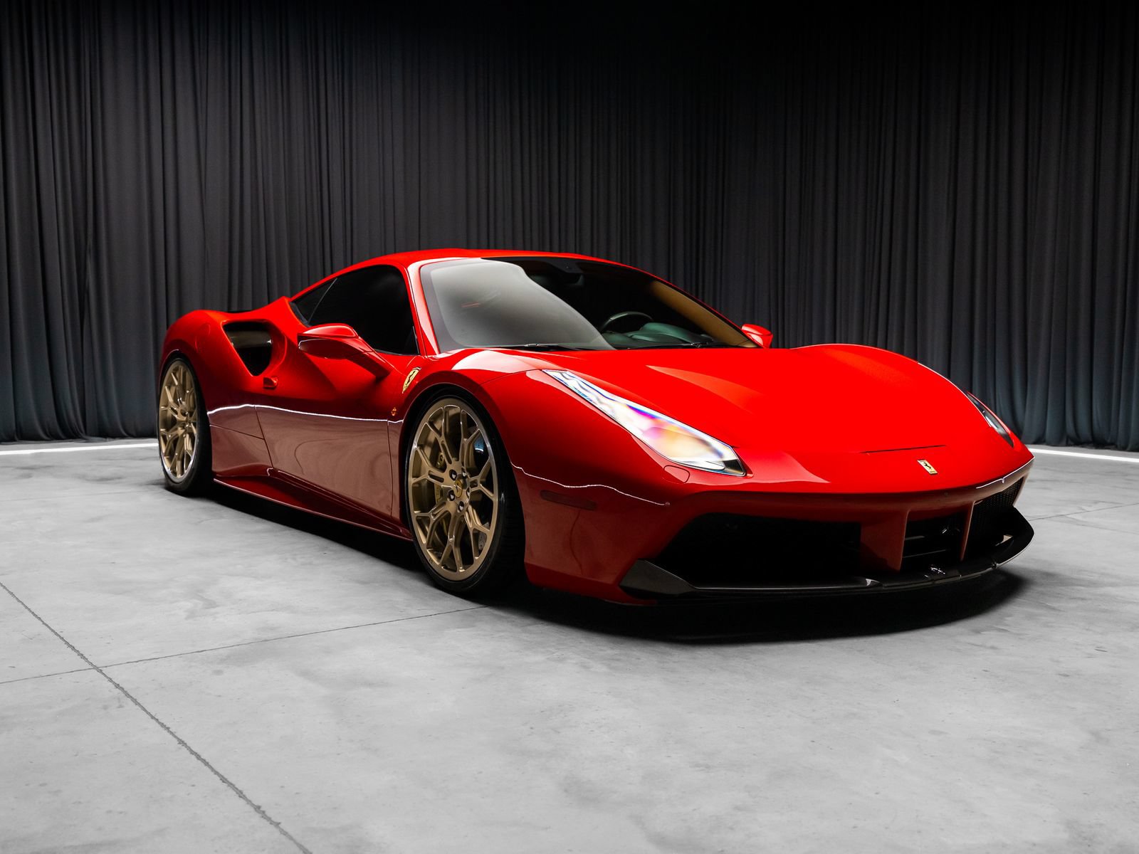 Used 2018 Ferrari 488 GTB RWD image 17