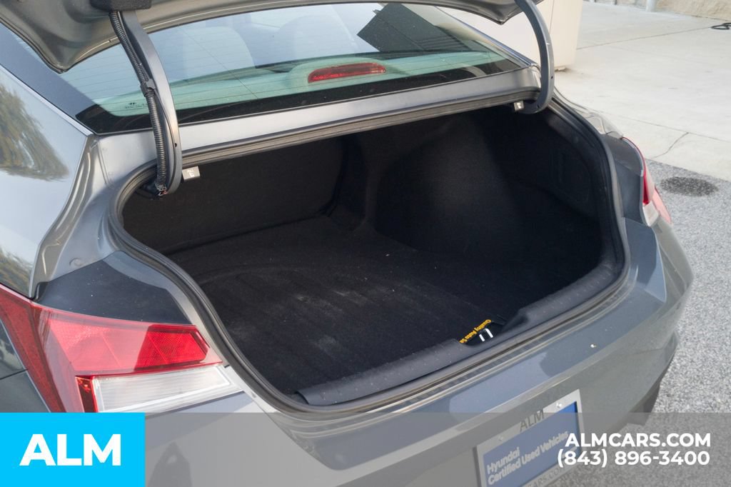Used 2023 Hyundai Elantra SEL FWD image 8